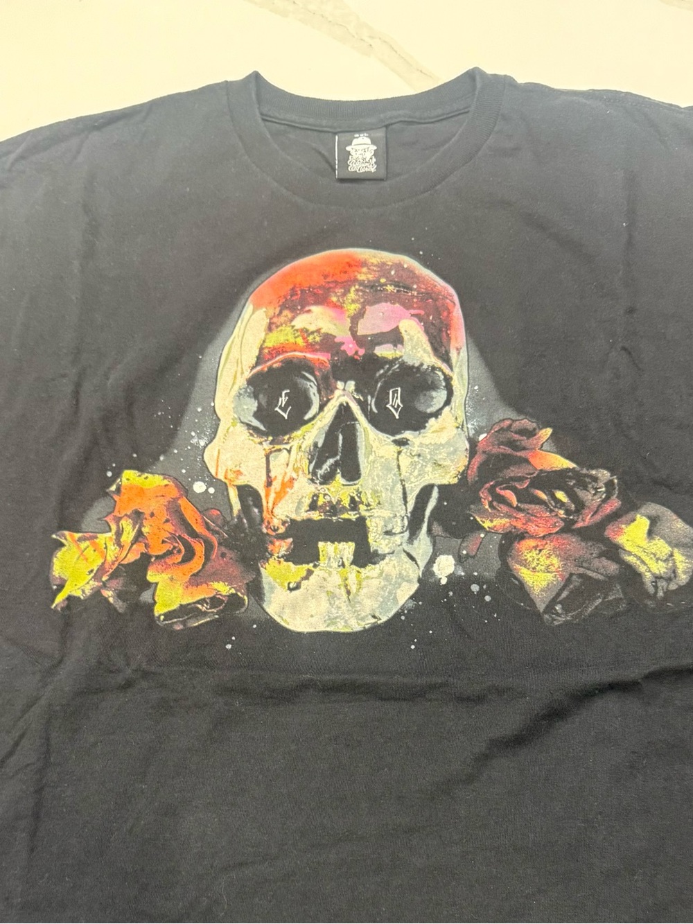 Black Graphic Skull & Roses T-Shirt by Estevan Oriol